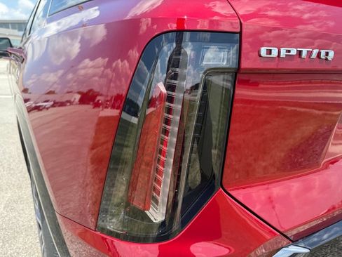 Certified 2025 Cadillac Optiq Sport 2 w/ LPO, Floor Liner Package AWD/4WD image 10