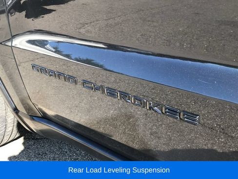 Used 2015 Jeep Grand Cherokee Altitude AWD/4WD image 7