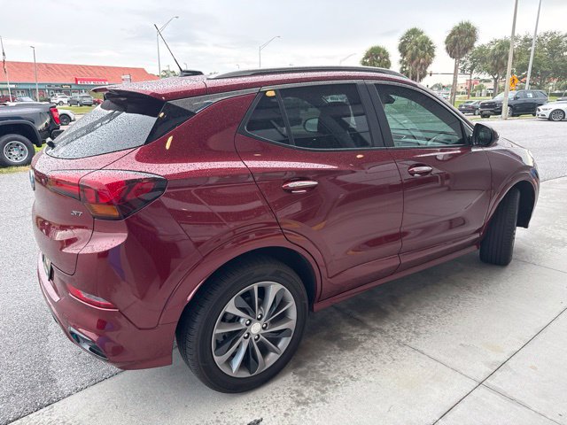 Used 2023 Buick Encore GX Select w/ Sport Touring Package FWD image 7