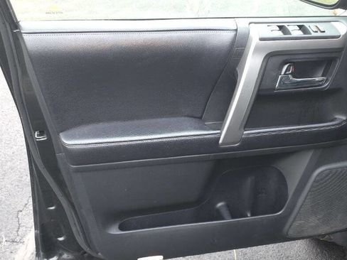 Used 2017 Toyota 4Runner SR5 image 29