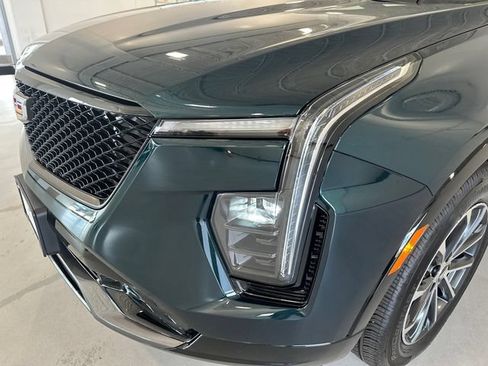 Certified 2024 Cadillac XT4 Sport AWD/4WD image 7