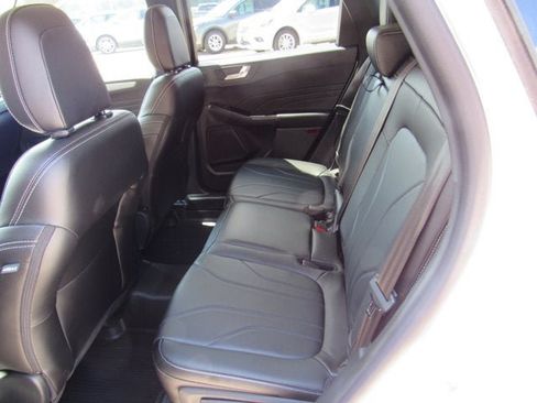 Used 2025 Ford Escape Platinum w/ Premium Technology Package AWD/4WD image 33