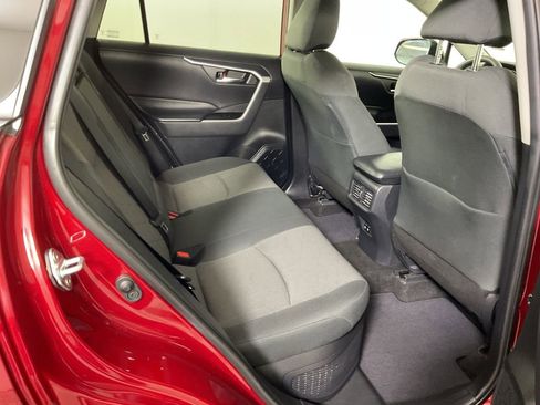 Used 2019 Toyota RAV4 XLE w/ Carpet Mat Package AWD/4WD image 23