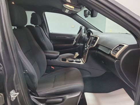 Used 2016 Jeep Grand Cherokee Laredo 75th Anniversary image 18