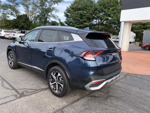 Used 2023 Kia Sportage EX AWD/4WD image 3