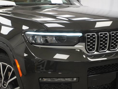 Used 2024 Jeep Grand Cherokee L Summit AWD/4WD image 8
