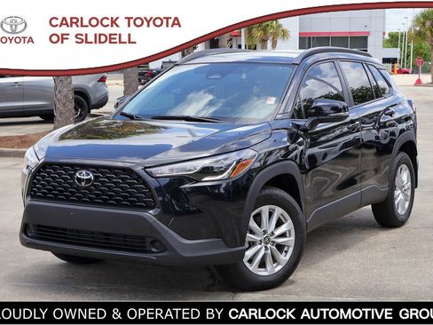 Used 2025 Toyota Corolla Cross LE FWD image 1