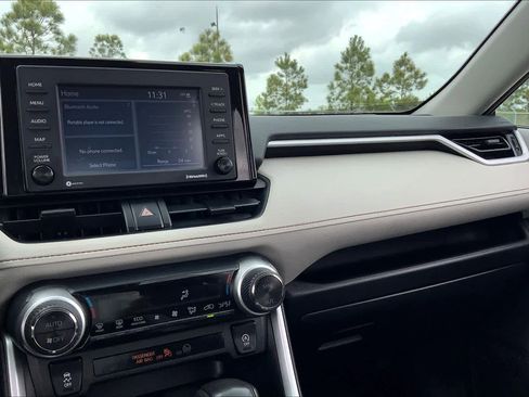 Used 2021 Toyota RAV4 XLE image 35