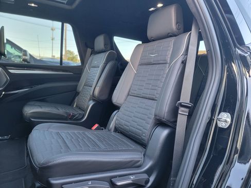 Used 2025 Cadillac Escalade Sport Platinum w/ LPO, ONYX Package image 16