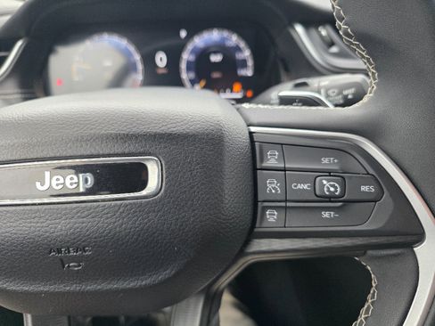 Used 2023 Jeep Grand Cherokee L Laredo AWD/4WD image 21