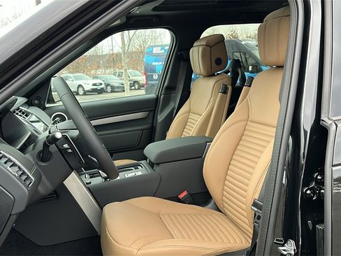 New 2026 Land Rover Discovery Limited Edition image 12