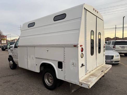 Used 1999 Ford E-350 and Econoline 350 Super Duty image 4