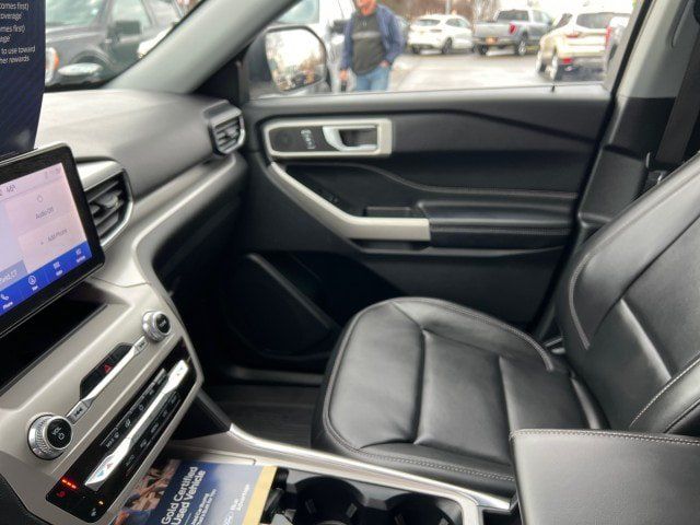 Certified 2022 Ford Explorer XLT w/ Equipment Group 202A AWD/4WD image 21
