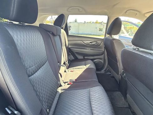 Used 2020 Nissan Rogue SV image 42