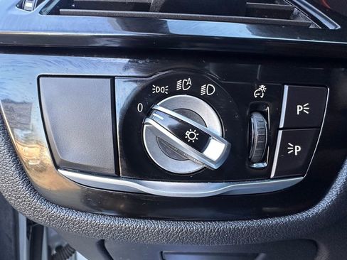 Used 2020 BMW 530i xDrive w/ Premium Package image 32