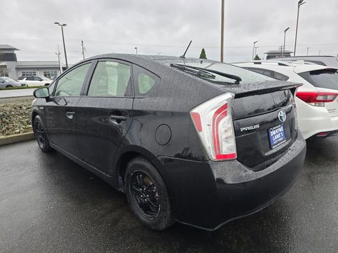 Used 2014 Toyota Prius Four image 7