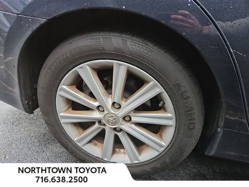 Used 2014 Toyota Camry XLE image 5