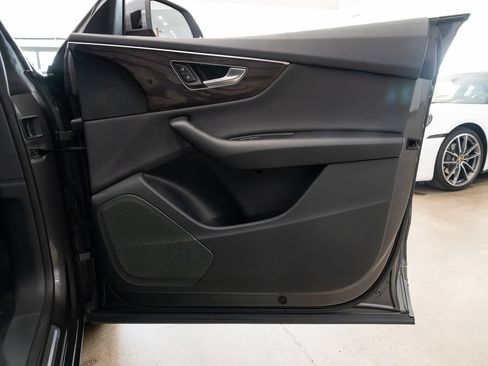 Used 2019 Audi Q8 Premium w/ Convenience Package AWD/4WD image 23