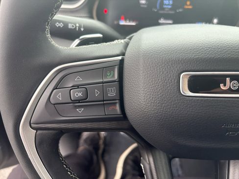 Used 2024 Jeep Grand Cherokee Laredo X w/ Luxury Tech Group I AWD/4WD image 16