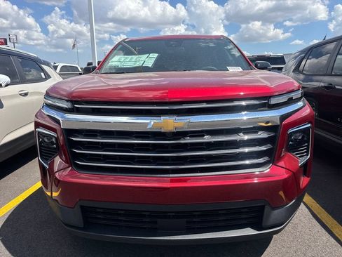 New 2027 Chevrolet Traverse LT FWD image 2