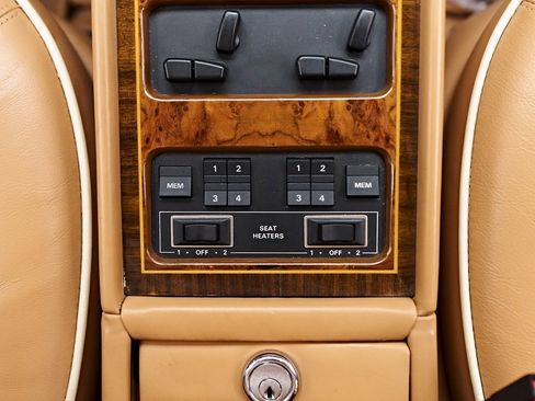 Used 1990 Rolls-Royce Silver Spur image 88