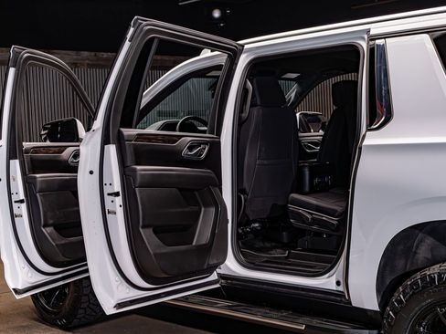 Used 2024 Chevrolet Suburban LS image 28