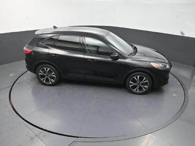 Used 2021 Ford Escape SE w/ SE Sport Appearance Package FWD image 30