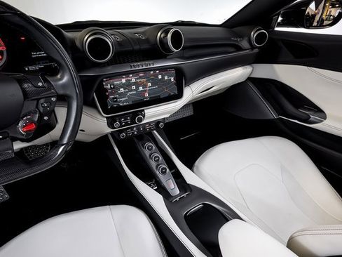 Certified 2019 Ferrari Portofino image 30