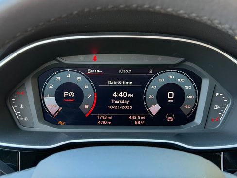 Used 2025 Audi Q3 2.0T Premium image 16