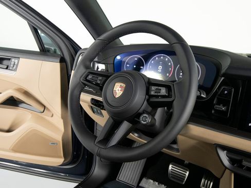 New 2026 Porsche Cayenne S image 34