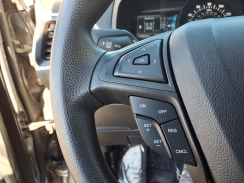 Used 2024 Ford Edge SE image 32