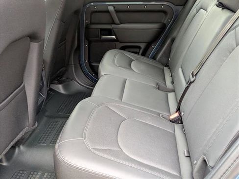 Used 2025 Land Rover Defender 110 S image 20