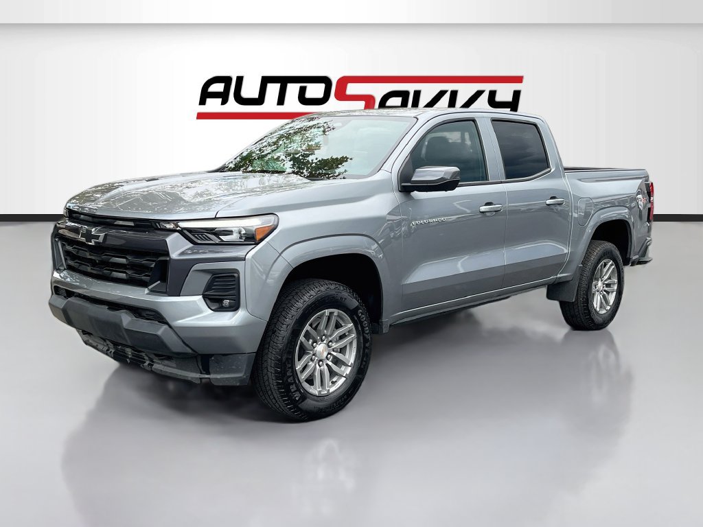 Used 2025 Chevrolet Colorado LT w/ LT Convenience Package AWD/4WD image 3