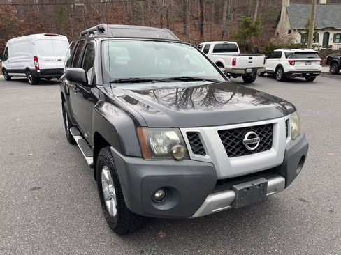 Used 2010 Nissan Xterra S image 2