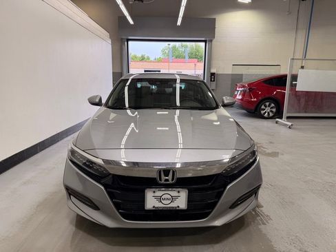 Used 2018 Honda Accord Touring image 6