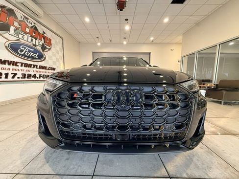 Used 2023 Audi S8 4.0T image 2