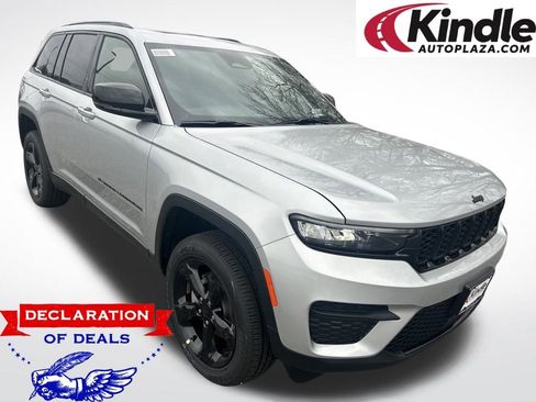New 2025 Jeep Grand Cherokee Altitude image 1