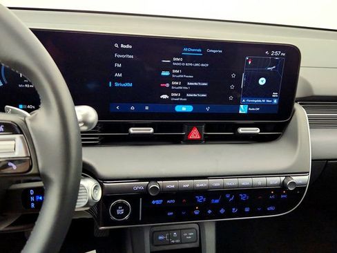 Used 2025 Hyundai Ioniq 5 SE image 16