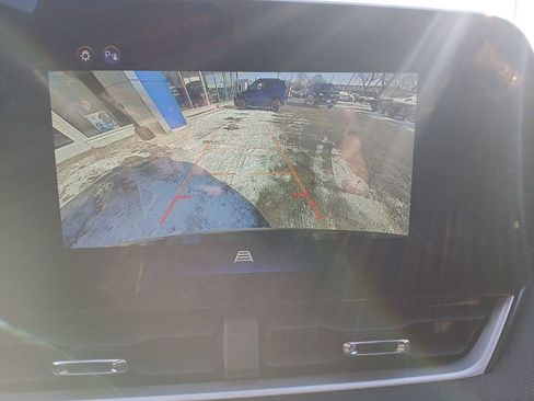 Used 2025 Chevrolet Equinox LT image 23