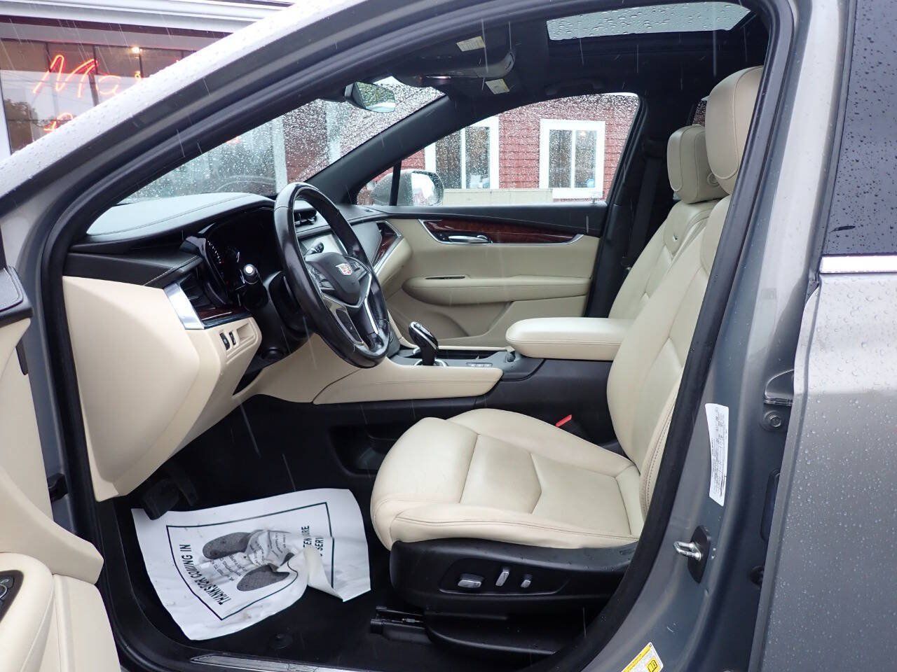 Used 2018 Cadillac XT5 Luxury w/ Trailering Package AWD/4WD image 8