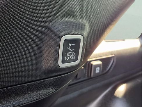 Used 2023 Jeep Grand Cherokee Altitude AWD/4WD image 11