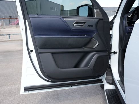 New 2026 INFINITI QX80 4WD image 18