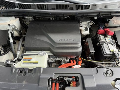 Used 2025 Nissan Leaf S FWD image 39