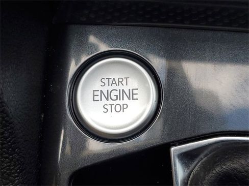 Certified 2023 Volkswagen Tiguan SE image 34