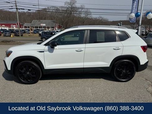 Certified 2023 Volkswagen Taos SE w/ Panoramic Sunroof Package image 8