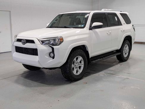 Used 2018 Toyota 4Runner SR5 image 1