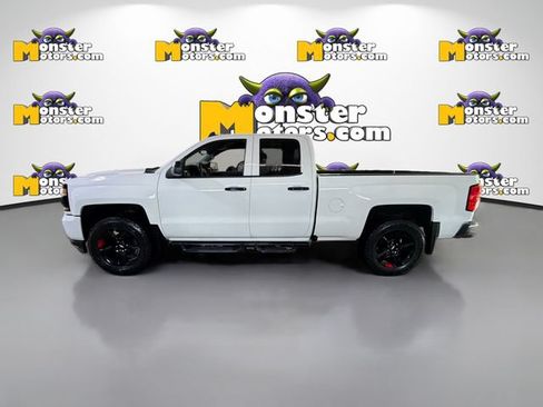 Used 2018 Chevrolet Silverado 1500 LT w/ Redline Edition AWD/4WD image 7
