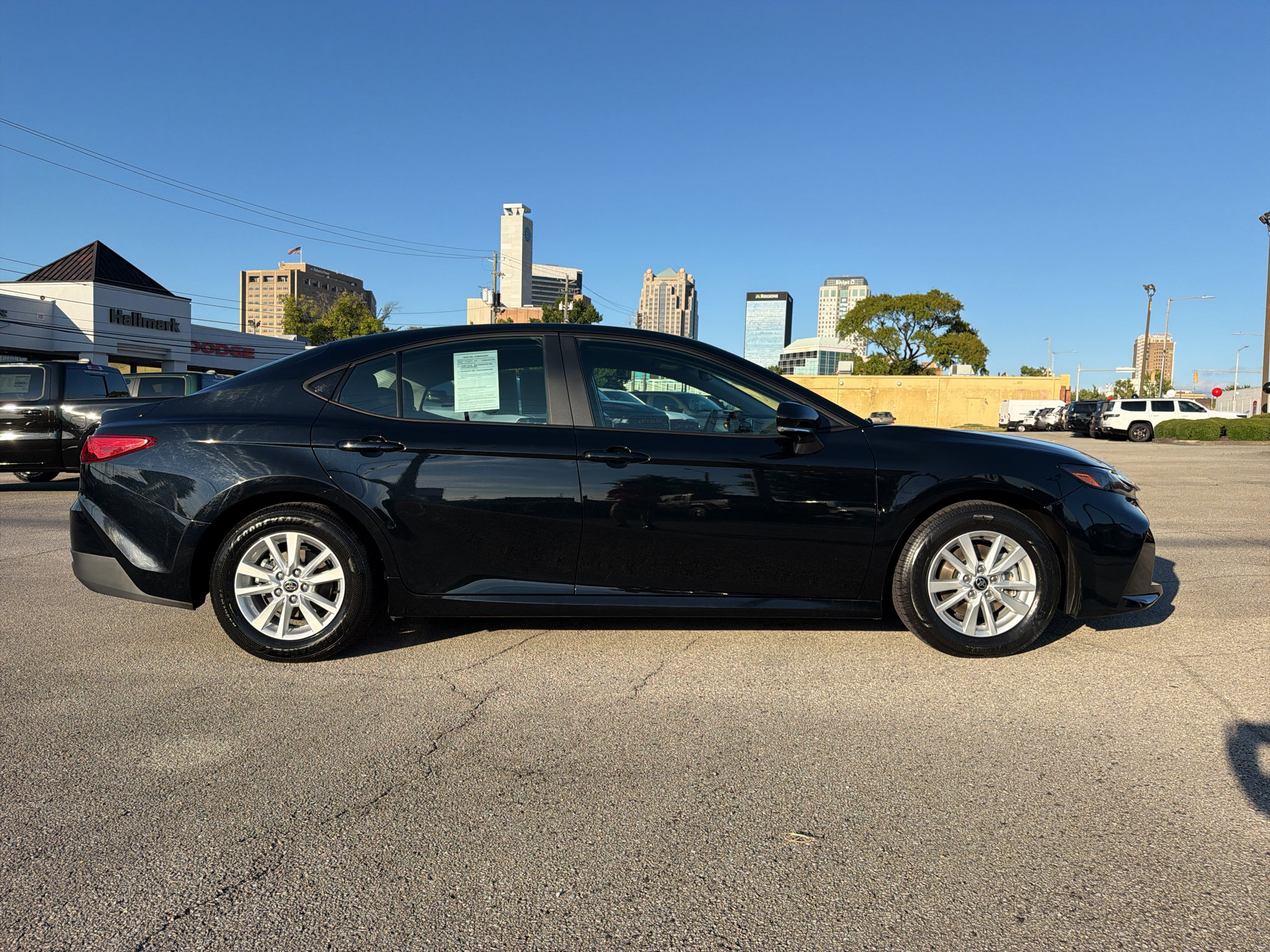 Used 2025 Toyota Camry LE FWD image 5
