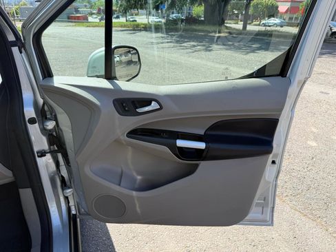 Used 2016 Ford Transit Connect Titanium FWD image 17
