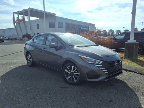 New 2025 Nissan Versa SV w/ Trunk Package FWD image 1